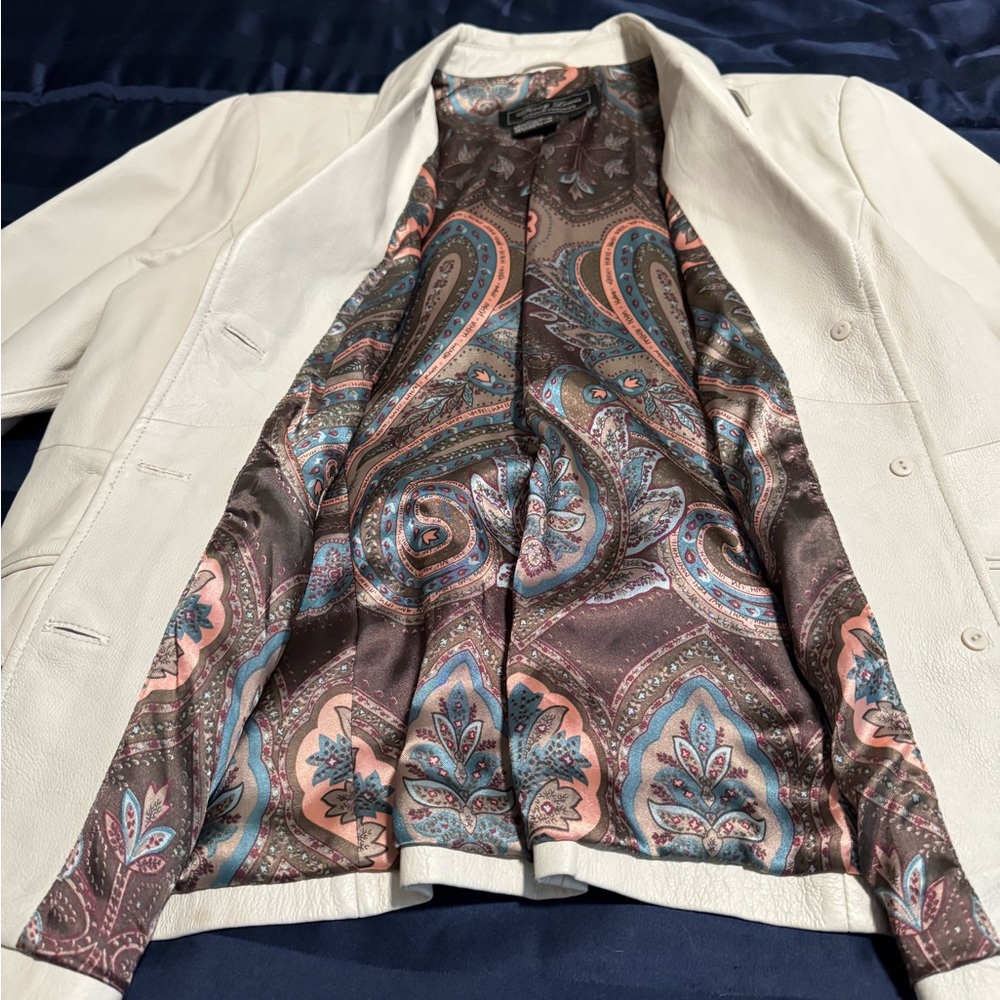 Terry Lewis Classic Luxuries Cream Leather Button-Front Jacket - Picture 4 of 5